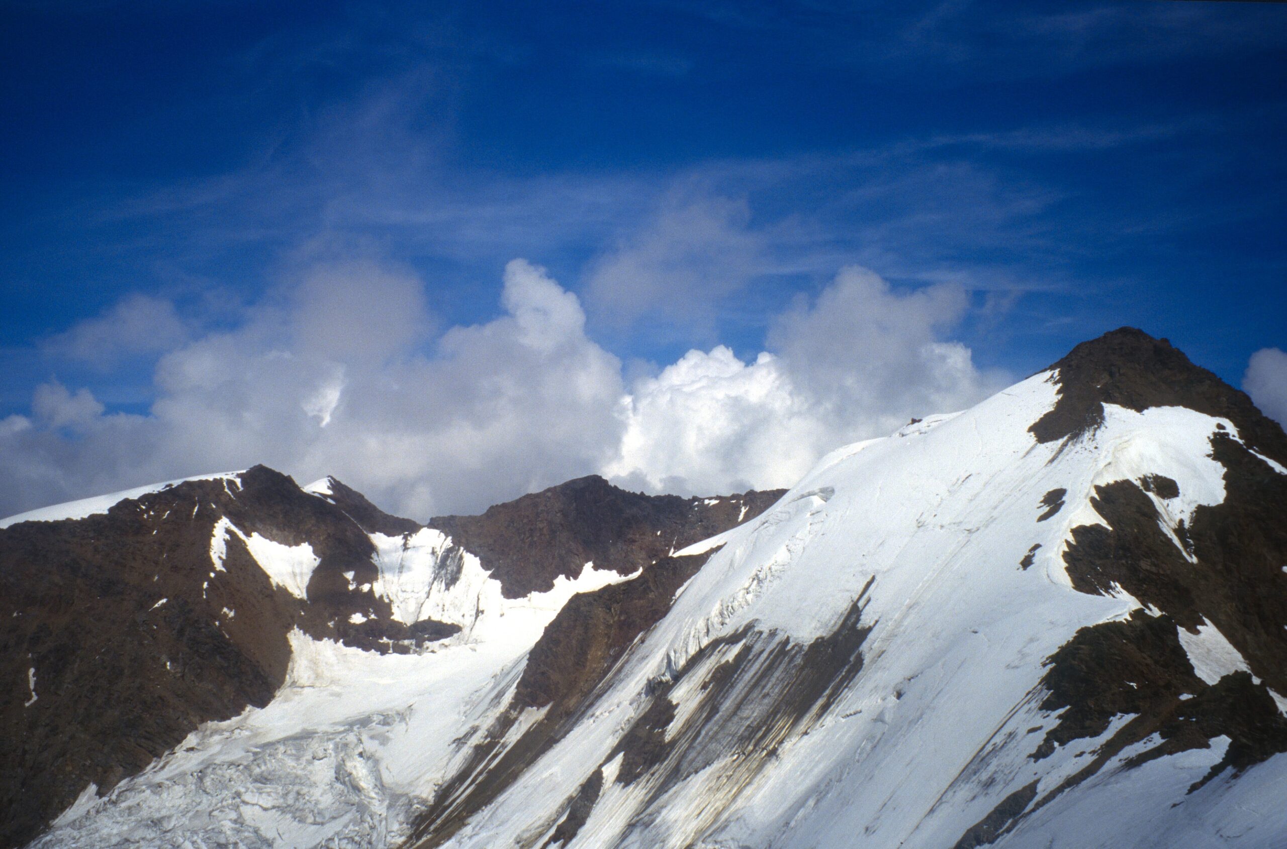 La Punta Cadini sulla destra e il percorso di cresta (Cime di Pejo, Rocca di Santa Caterina, Punta Taviela)