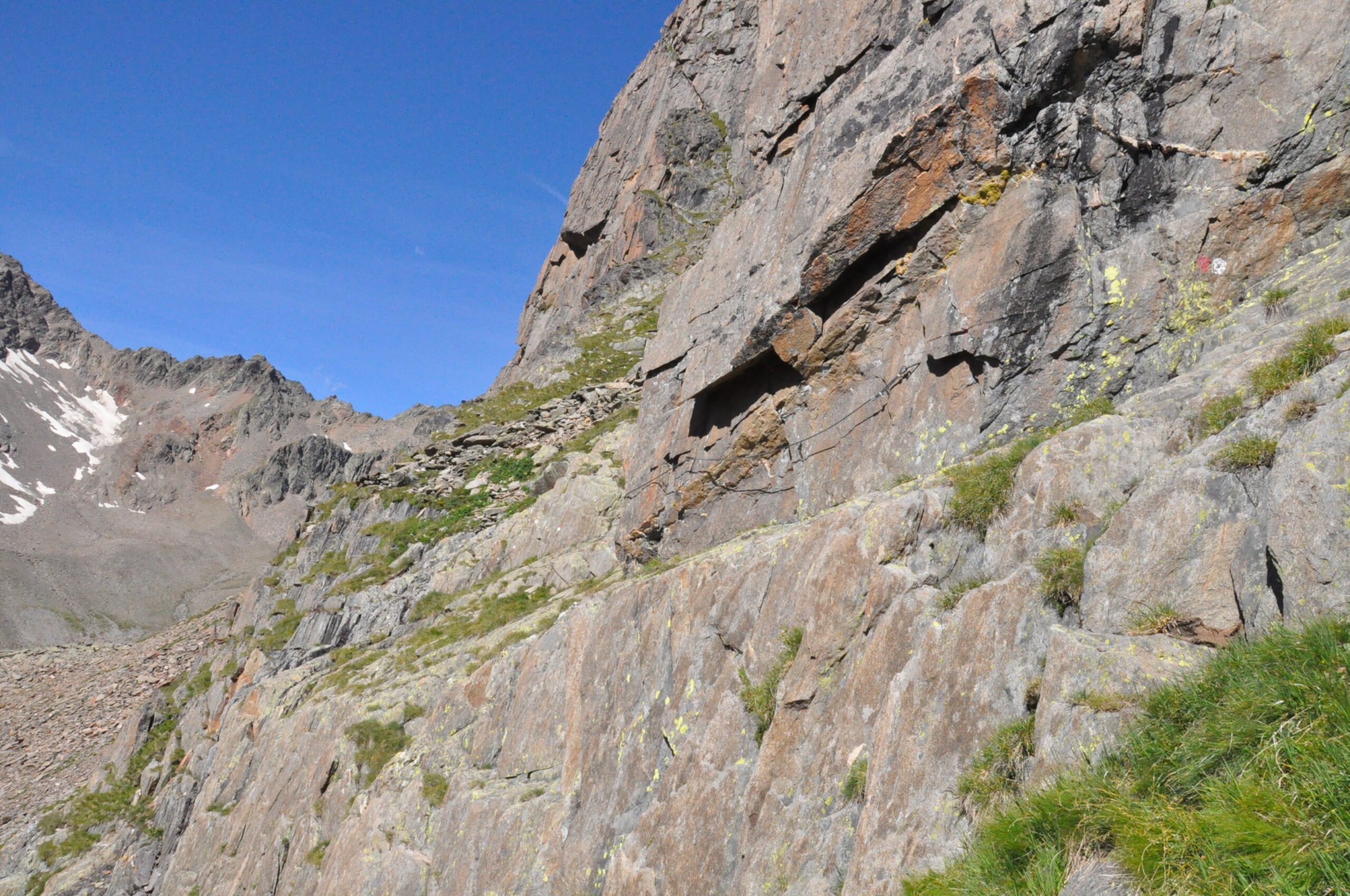 L'attacco della via verso il Passo Dosegú dalla Val Piana