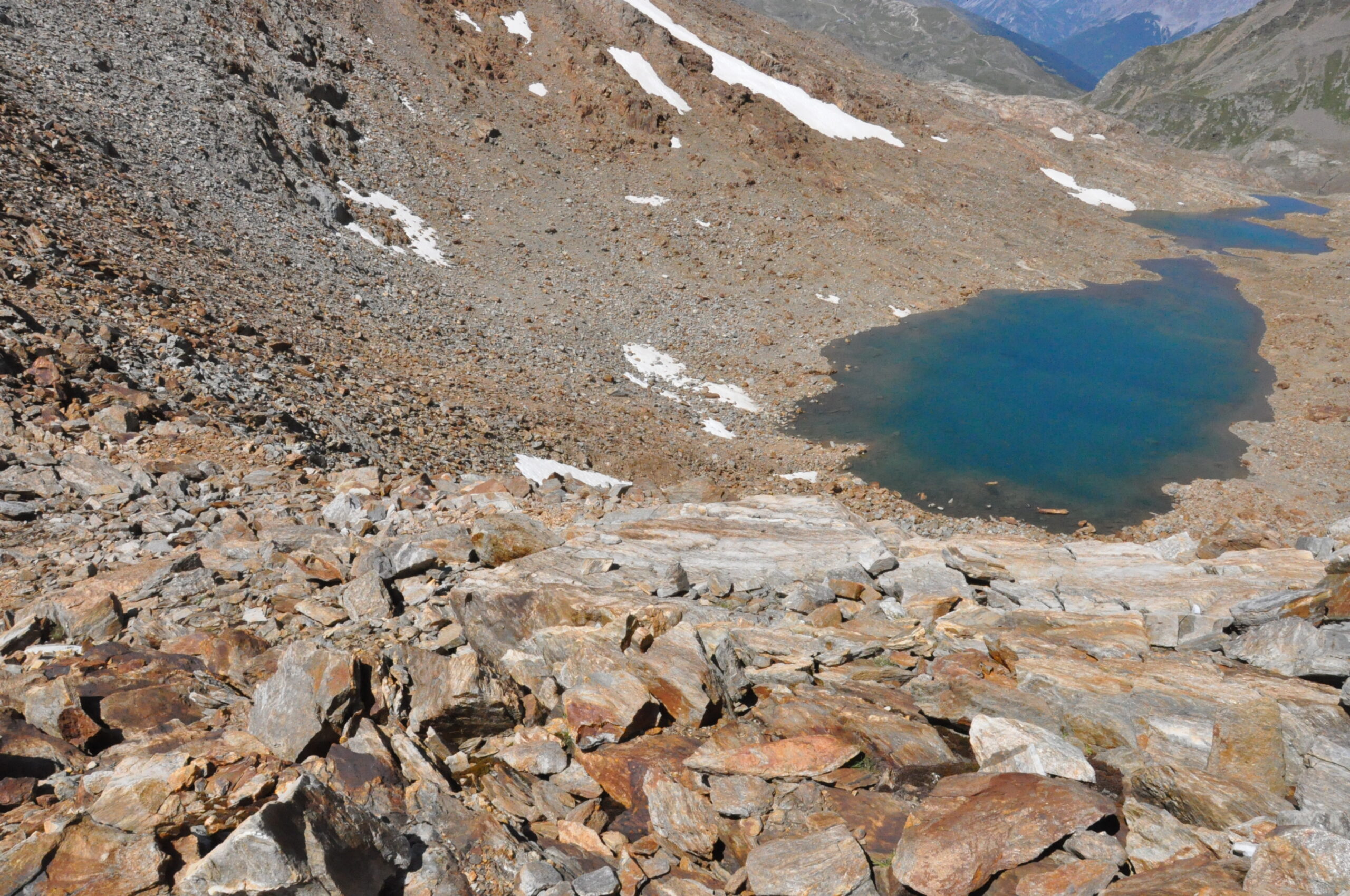 I laghetto che si è formato dopo il completo scioglimento della Vedretta di Val Umbrina