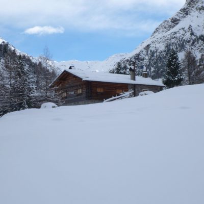 Il Rifugio Campo verso la fine della Val Zebrú.